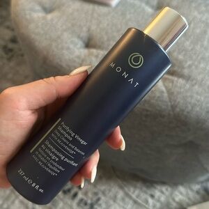 New and sealed purifying vinegar shampoo